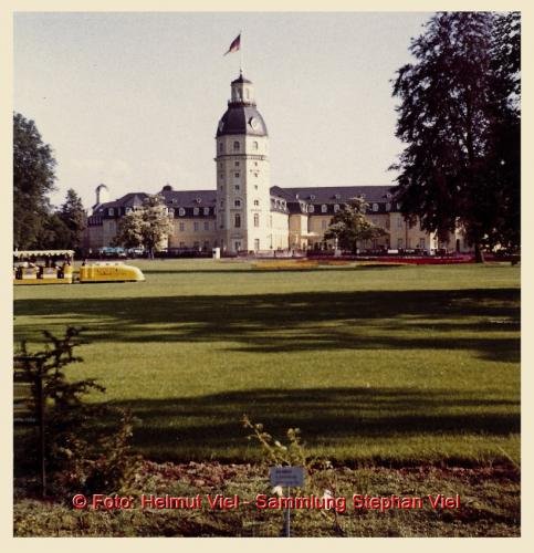 Gelber Zug Schlosswiese, Copyright Helmut Viel, Sammlung Stephan Viel01