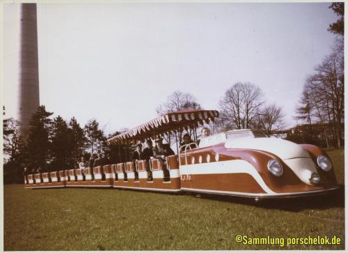 Kleinbahn im Westfalenpark unter dem Fernsehturm um 1970 - bearb
