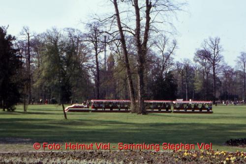 Roter Zug Schlosswiese, Copyright Helmut Viel, Sammlung Stephan Viel01